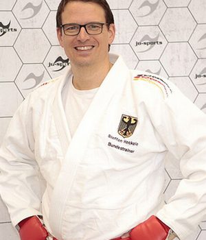 Fausttechniken mit Bundestrainer Steffen Heckele Fausttechniken mit Bundestrainer Steffen Heckele